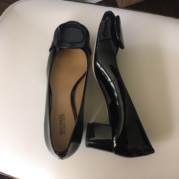 Micheal Kors Black Patent Leather - Picture 2 of 3